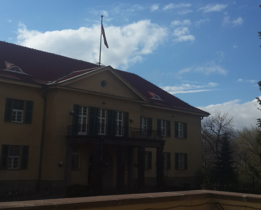Gebäude der Deutschen Botschaft in Ankara